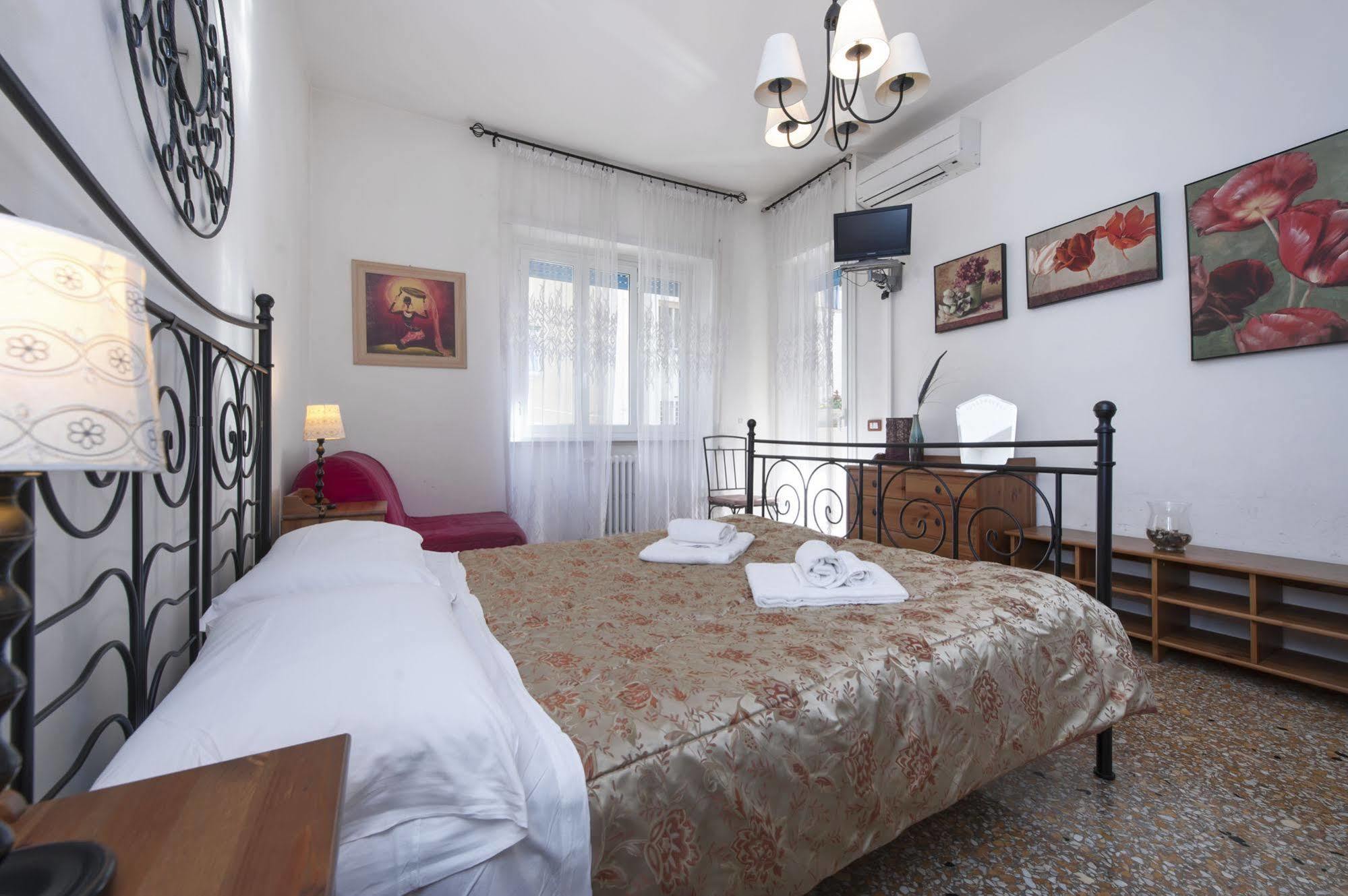 B&B A Room For Holiday Рим Екстериор снимка